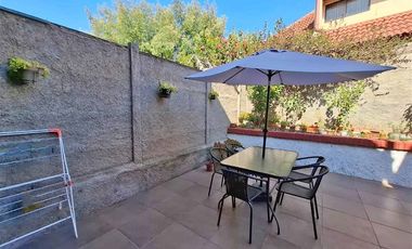 Casa, solida, 4 dormitorios 3 baños, mansarda, patio, estac.
