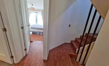 Casa, solida, 4 dormitorios 3 baños, mansarda, patio, estac.