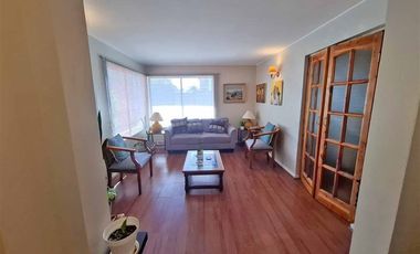 Casa, solida, 4 dormitorios 3 baños, mansarda, patio, estac.