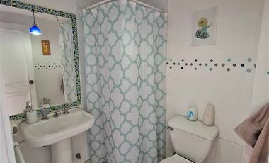 Casa, solida, 4 dormitorios 3 baños, mansarda, patio, estac.