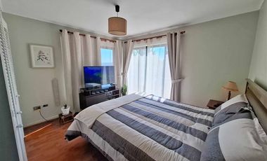 Casa, solida, 4 dormitorios 3 baños, mansarda, patio, estac.