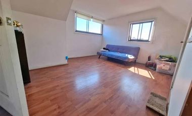 Casa, solida, 4 dormitorios 3 baños, mansarda, patio, estac.