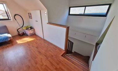 Casa, solida, 4 dormitorios 3 baños, mansarda, patio, estac.