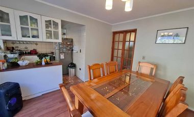 Casa, solida, 4 dormitorios 3 baños, mansarda, patio, estac.