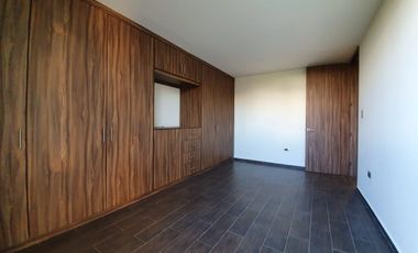DEPARTAMENTO EN RENTA EN CHOLULA PUEBLA, CERCA A LA UDLA , MUY AMPLIO  3 RECAMARAS Y JARDÍN 130 M2