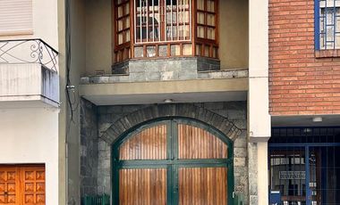 Casa en alquiler sobre Dean Funes entre la canada y el Shopping Nvo Centro