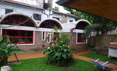 INTERESANTE CHALET DE 5 AMB