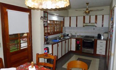 INTERESANTE CHALET DE 5 AMB