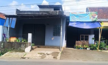 Dijual Rumah Strategis Pinggir Jalan Raya Simpang Parakan Muncang Sumedang