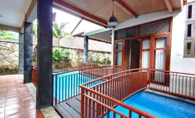 Villa dengan Kolam Renang Pribadi dekat Hyatt Regency Palagan