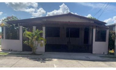 VENDO CASA EN ARRAIJAN JUAN DEMOTENES BRISAS DEL GOLF 3R
