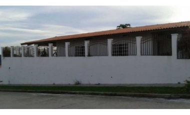 VENDO CASA EN ARRAIJAN JUAN DEMOTENES BRISAS DEL GOLF 3R