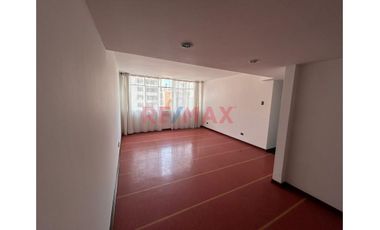 Departamento En Alquiler – Funcional, Equipado Y Bien Distribuido | Centro Histórico De Lima
