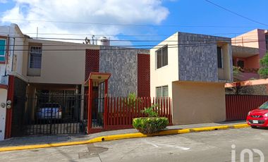 Casa en venta en calle Francisco González Bocanegra en San Andrés Tuxtla, Ver.
