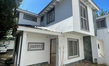 Casa en venta - 1 Dormitorio 2 Baños - 55Mts2 - Costa Azul