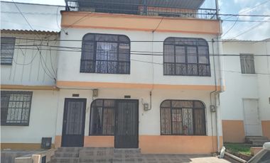 Vendo casa tres niveles en San Fernando