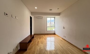apartamento en arriendo en loma del barro. Cod A5700