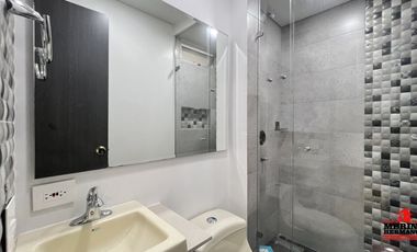 apartamento en arriendo en loma del barro. Cod A5700