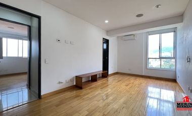 apartamento en arriendo en loma del barro. Cod A5700