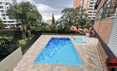 apartamento en arriendo en loma del barro. Cod A5700