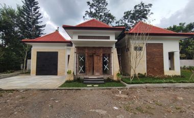VILLA BARU KEKINIAN FASILITAS LENGKAP DI KAWASAN BOROBUDUR