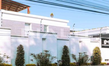 Casas Estilo Minimalista en venta en Mirasierra