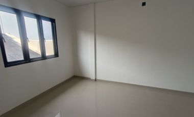 Rumah Siap Huni 14 Mnt ke Summarecon Mall Bekasi Hadap Selatan J-42014