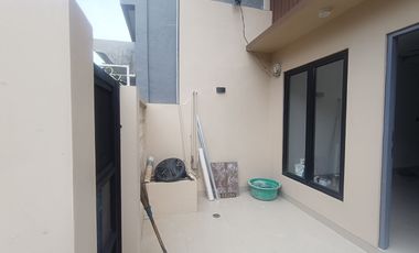 Rumah Siap Huni 14 Mnt ke Summarecon Mall Bekasi Hadap Selatan J-42014