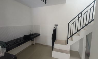 Rumah Siap Huni 14 Mnt ke Summarecon Mall Bekasi Hadap Selatan J-42014