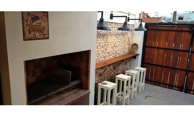 PH dos ambientes. Patio, parrilla. Zona San Juan.