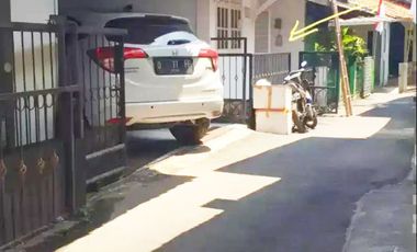 Rumah Disewakan di Pinang Ranti Dekat Taman Mini