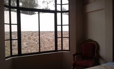 VENTA-Casa con Vista Al Lago Vía a Las Cochas en Guaranda/ Urbec 19URB057