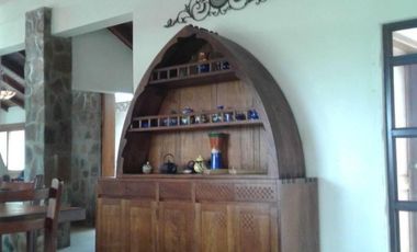 VENTA-Casa con Vista Al Lago Vía a Las Cochas en Guaranda/ Urbec 19URB057