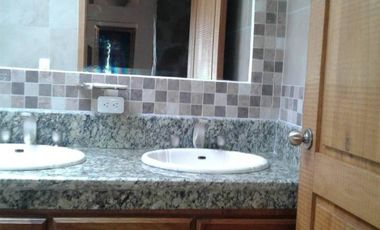 VENTA-Casa con Vista Al Lago Vía a Las Cochas en Guaranda/ Urbec 19URB057