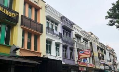 Dijual Ruko Tol Boulevard BSD City Lokasi pinggir Jalan Besar komplek Ramai sekali