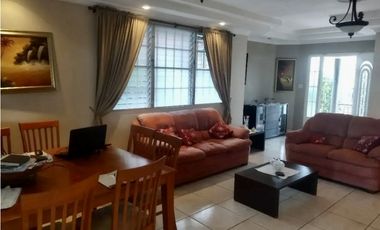 SE VENDE CASA CON PISCINA EN BRISAS DEL GOLF $275,000