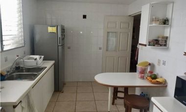 SE VENDE CASA CON PISCINA EN BRISAS DEL GOLF $275,000