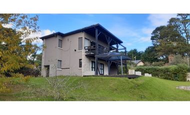 Casa 3 ambientes sobre el balcón del golf