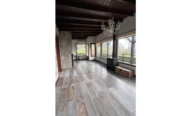 Casa 3 ambientes sobre el balcón del golf