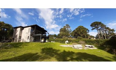 Casa 3 ambientes sobre el balcón del golf