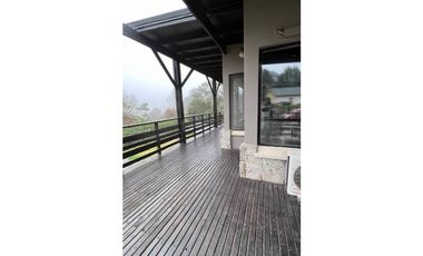 Casa 3 ambientes sobre el balcón del golf