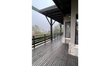 Casa 3 ambientes sobre el balcón del golf