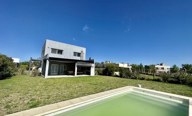 Casa en venta  y alquiler la Horqueta de Echeverría Canning