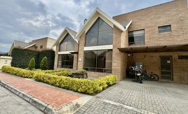 casa en venta en canelon. Cod V5703