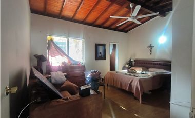 Casa Comercial en Arriendo Medellín Sector Los Colores