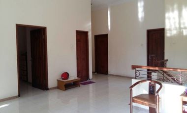 Rumah minimalis 2 lantai dekat Monumen Jogja Kembali