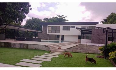 Finca moderna en Santa fe, Antioquia, Colombia.
