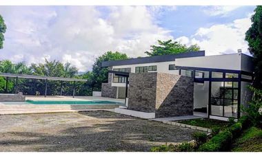 Finca moderna en Santa fe, Antioquia, Colombia.