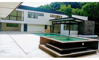 Finca moderna en Santa fe, Antioquia, Colombia.