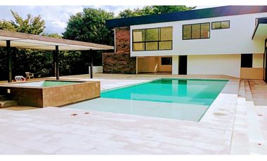 Finca moderna en Santa fe, Antioquia, Colombia.